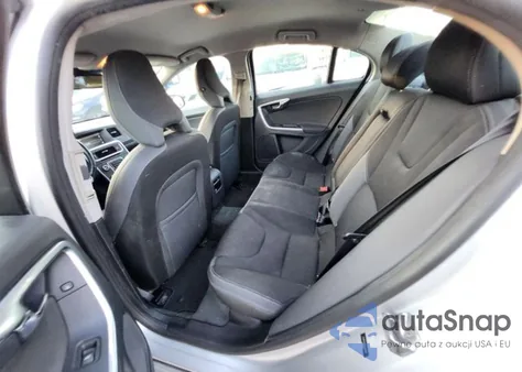 2014 Volvo S60 T5 z USA, uszkodzony, nr VIN YV1612FS5E2296652